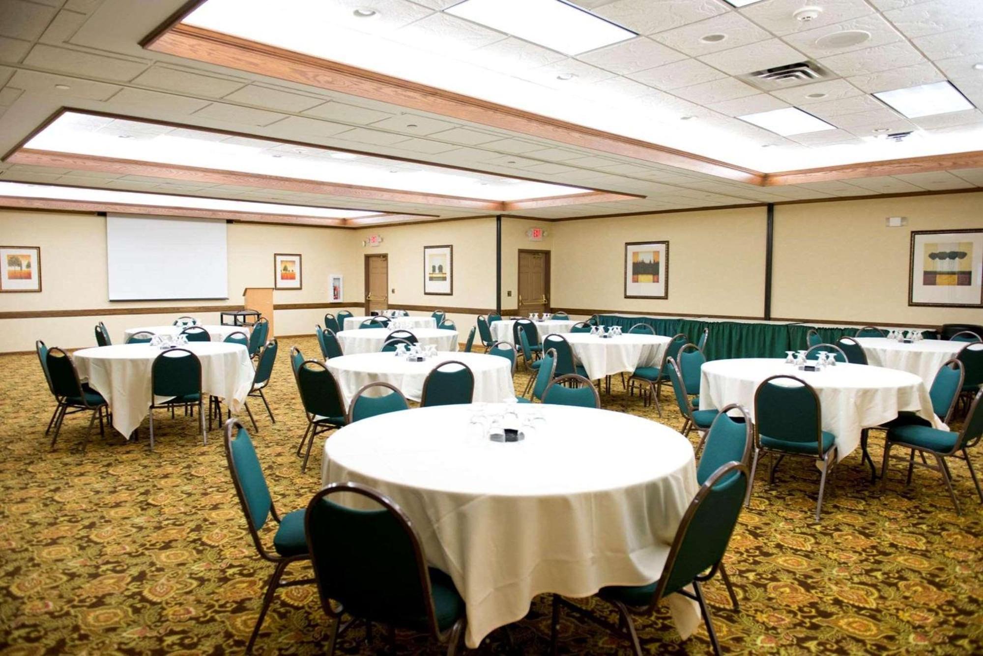 Country Inn & Suites By Radisson, Chanhassen, Mn Exterior photo